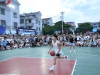 杏彩体育官网-关于世界冠军️！39岁陈登星飞车胯下扣篮大赛夺冠！高举中国国旗庆祝的信息